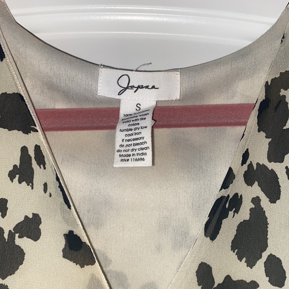 Cheetah print dressy top-small - Picture 2 of 3